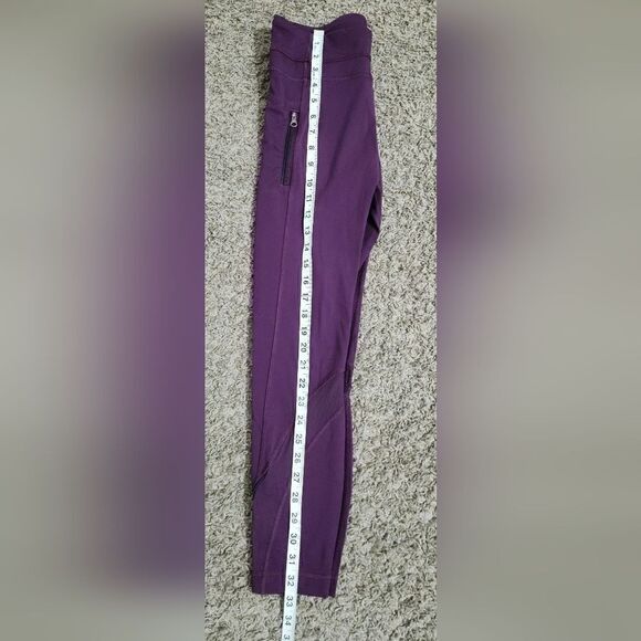 Lululemon Size 6 Inspire Tight II  Plum Mesh Leggings Zip Pockets - Picture 12 of 14